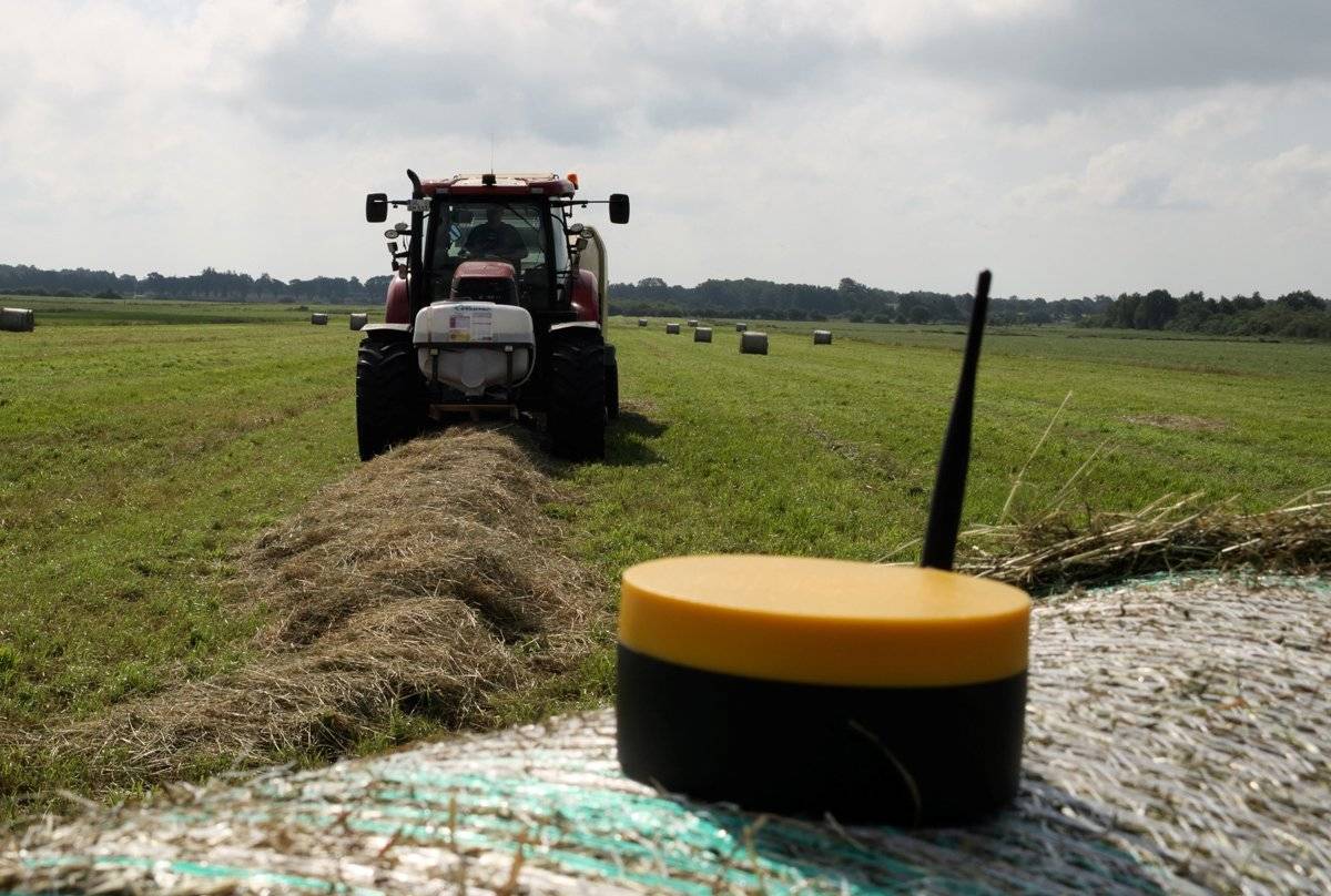 RTK GPS system and GNSS receiver FieldBee