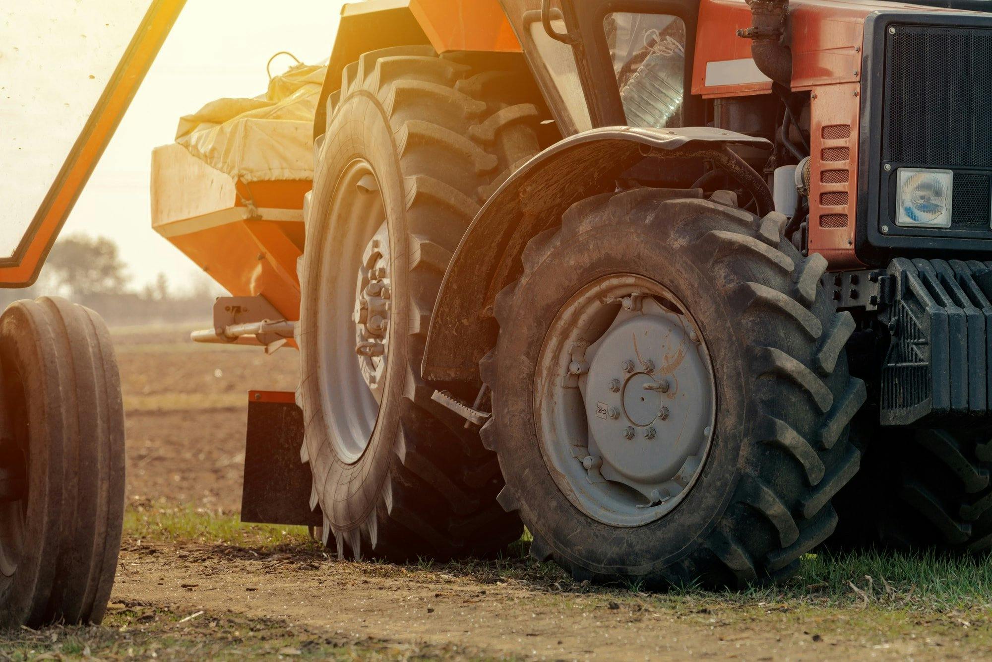 5 häufigsten Fehler, die Landwirte beim Kauf eines Traktor-GPS-Systems machen. Lass uns von ihnen lernen.
