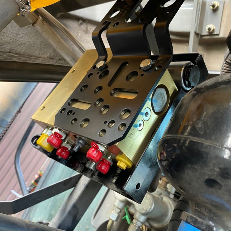 FieldBee Hydraulic Autosteer kit Fieldbee GPS systems for farmers