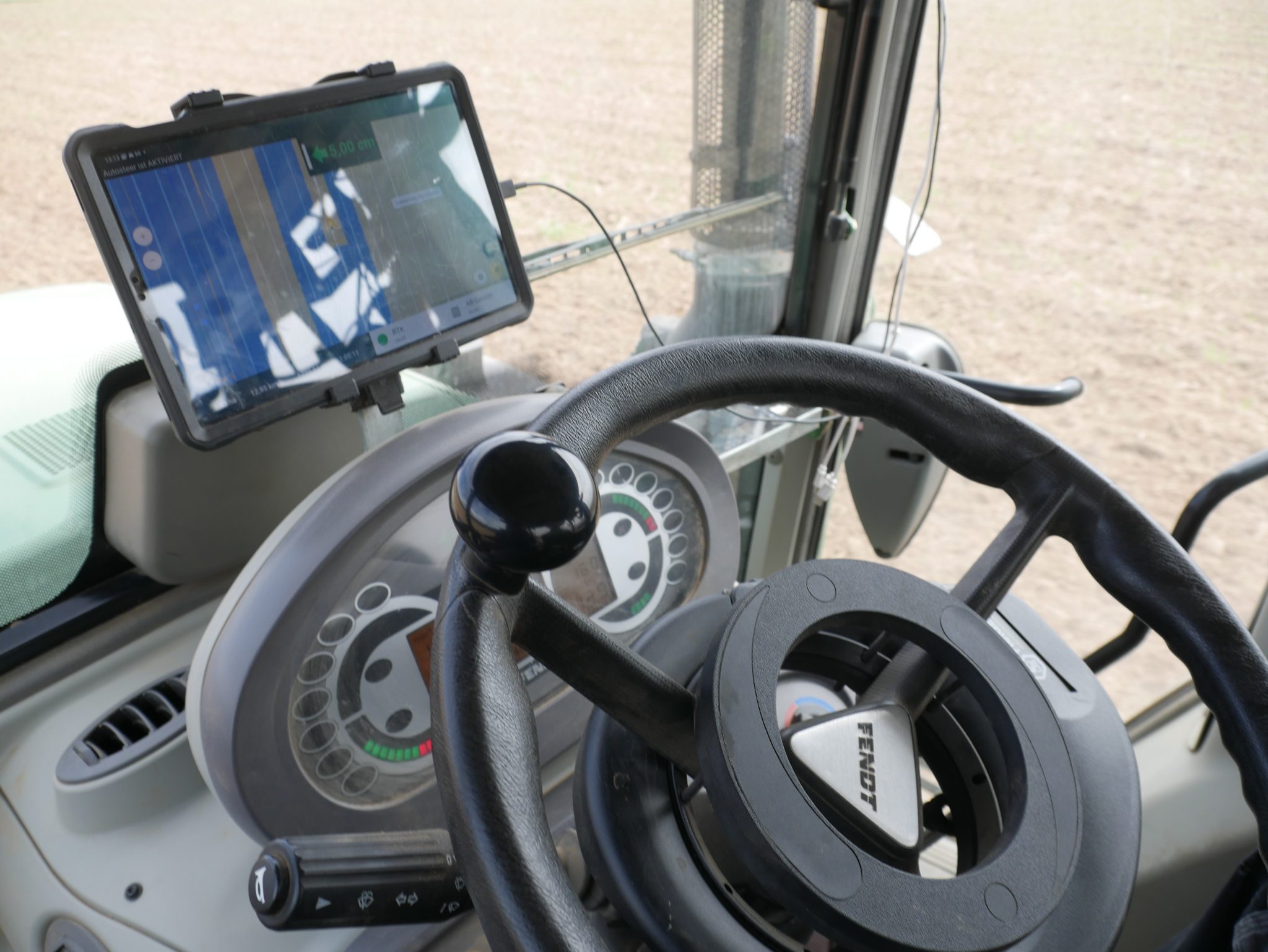 Always on the right track Fieldbee GPS systems for farmers